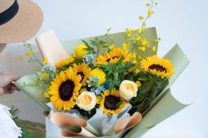 毕业季送什么花合适？——让心意传递的花语（毕业季送花礼指南，送花要注意的细节）